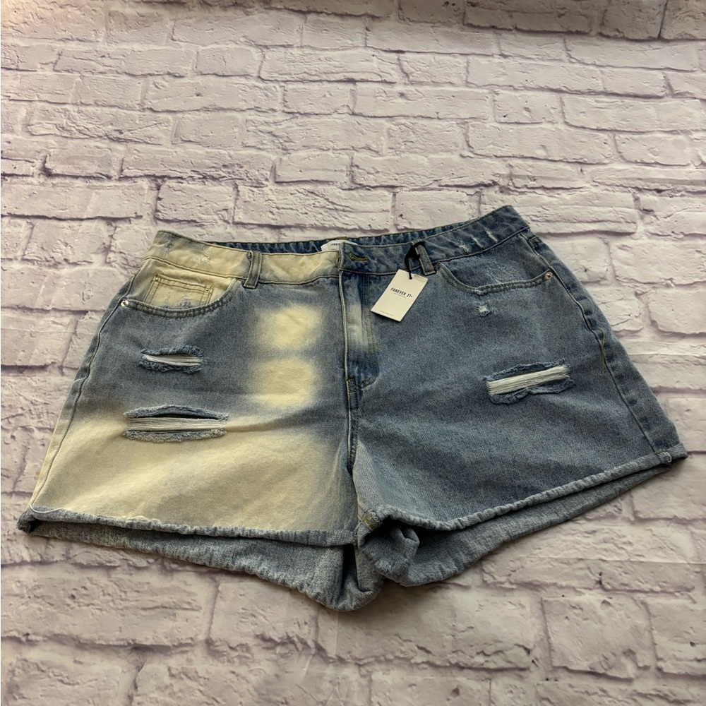🔵”NWT” CURVY DISTRESSED Forever 21 Denim SHORTS